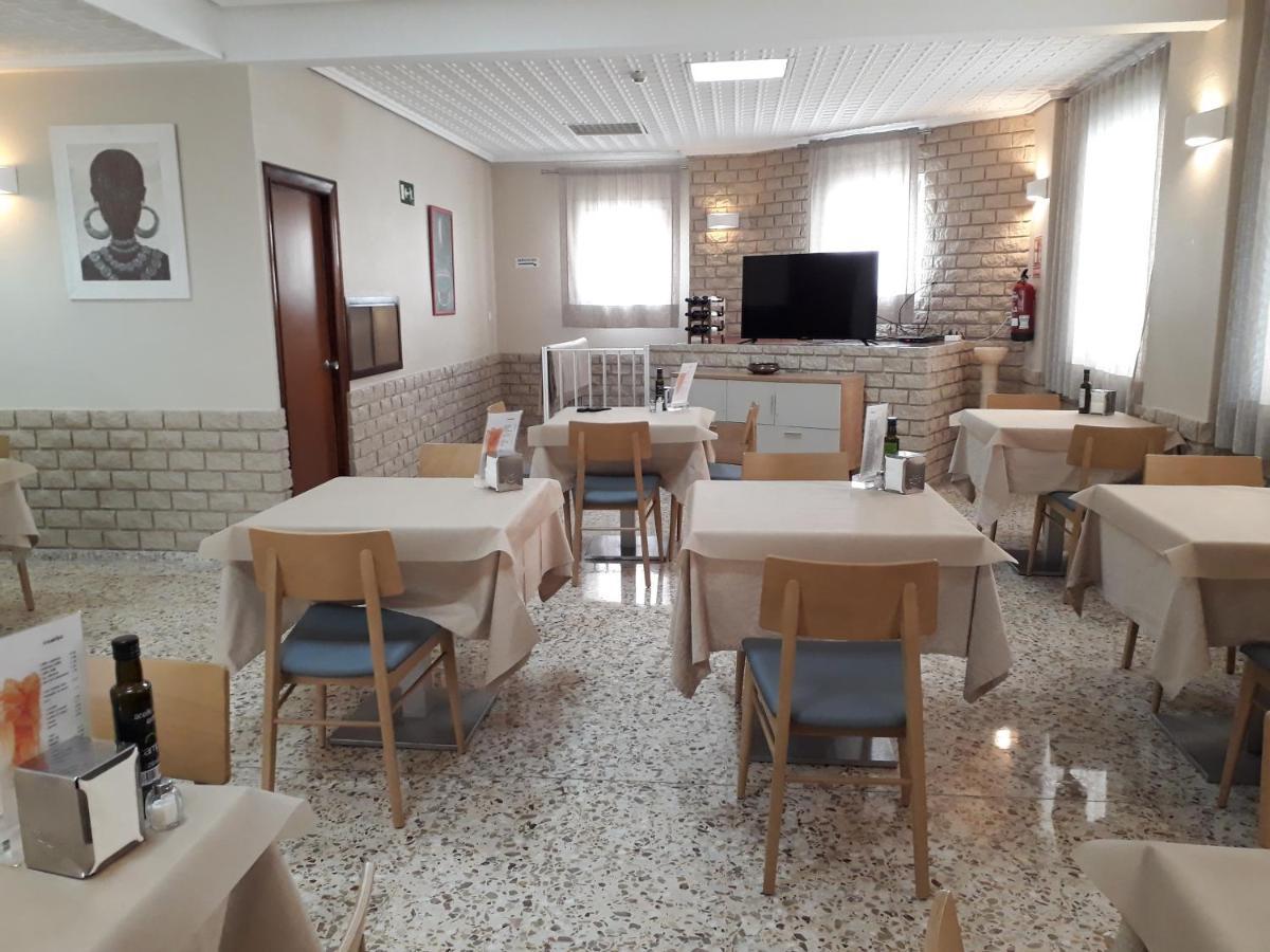Hostal Moreno Silla Buitenkant foto