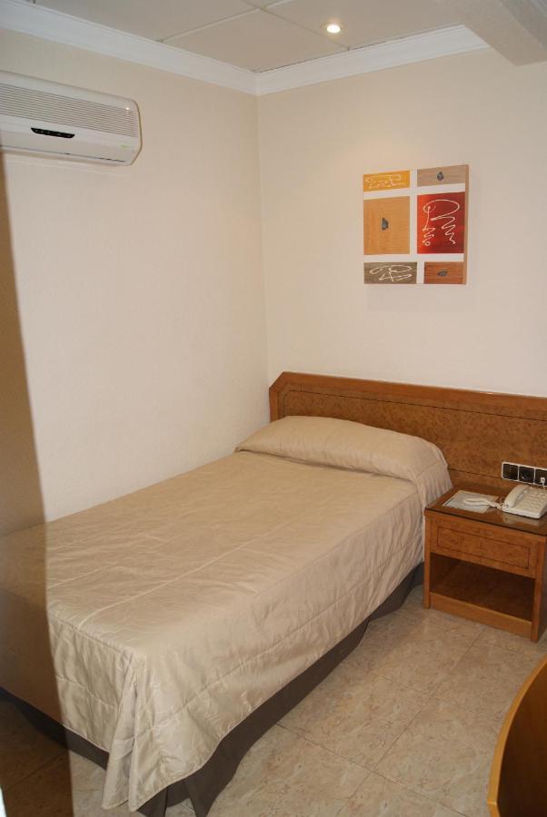 Hostal Moreno Silla Buitenkant foto