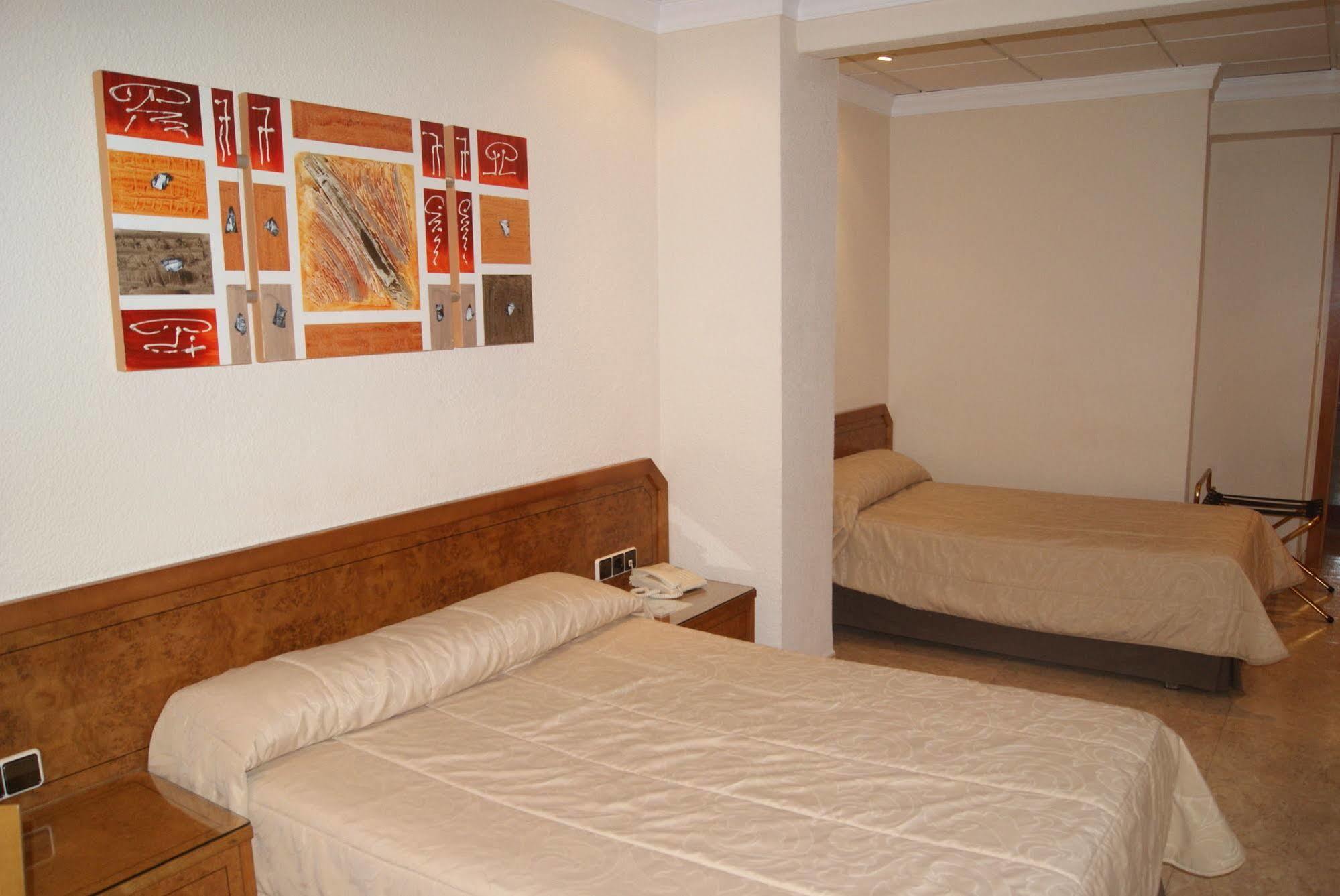 Hostal Moreno Silla Buitenkant foto