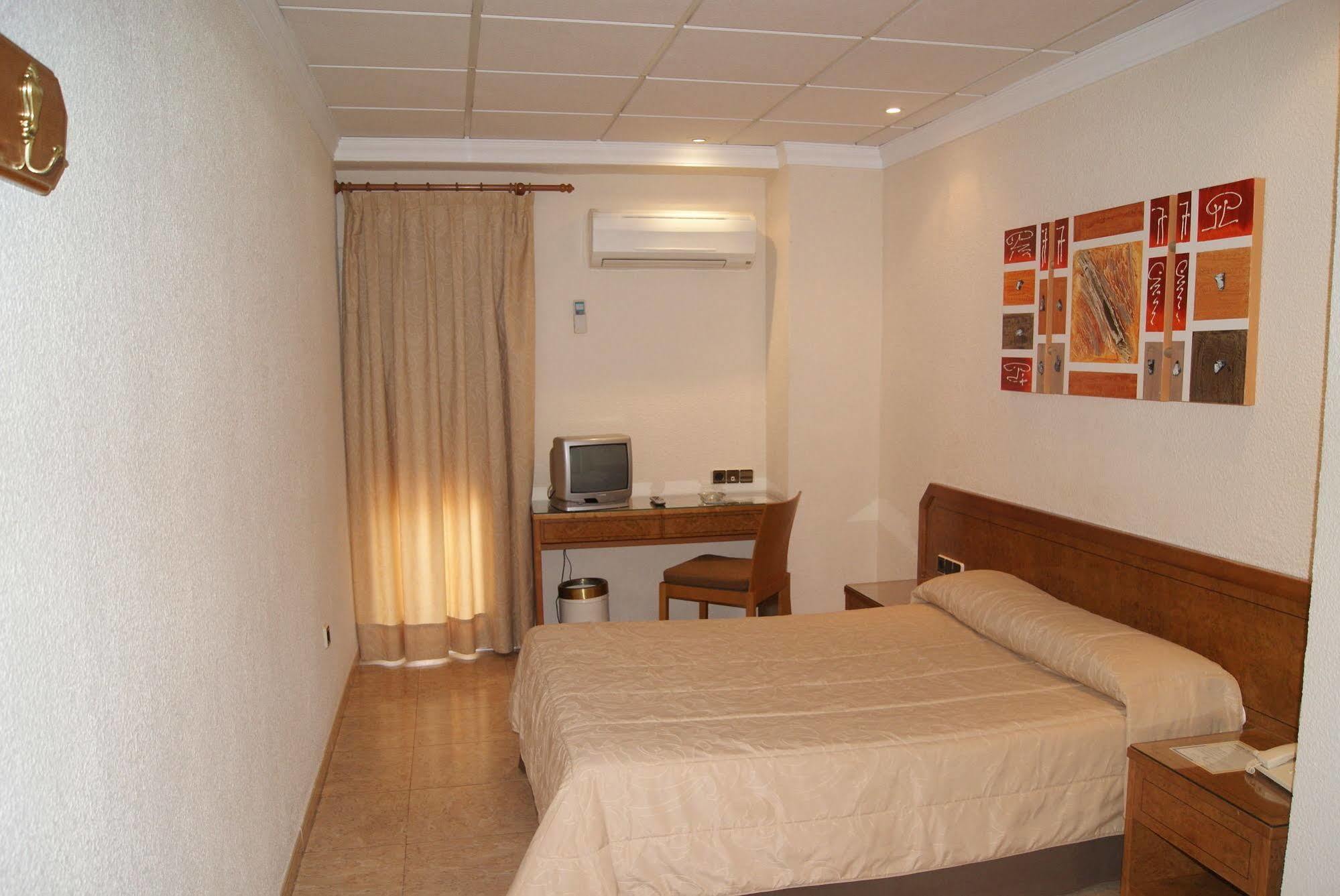 Hostal Moreno Silla Buitenkant foto